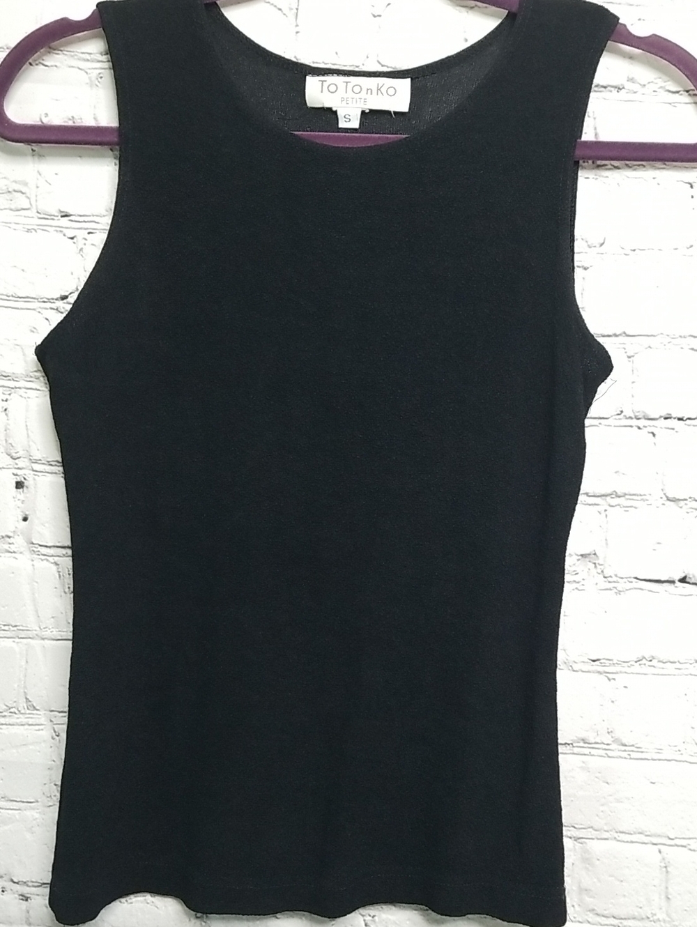 Totonko womens top size Small scoope neck EUC